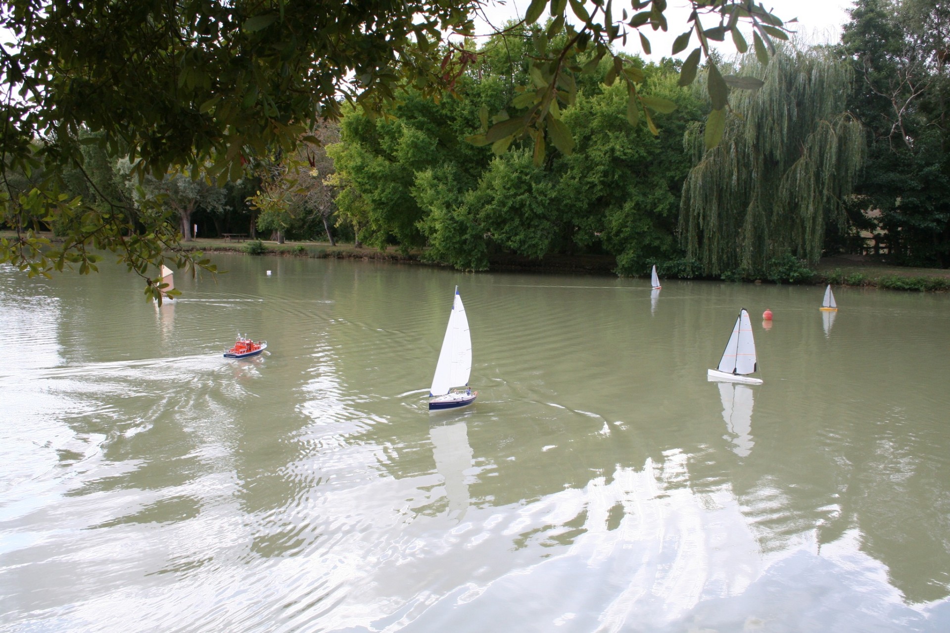 les bateaux sur l'eau