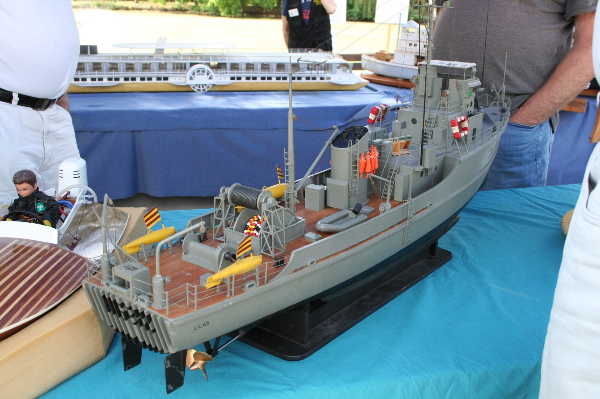 bateau de guerre