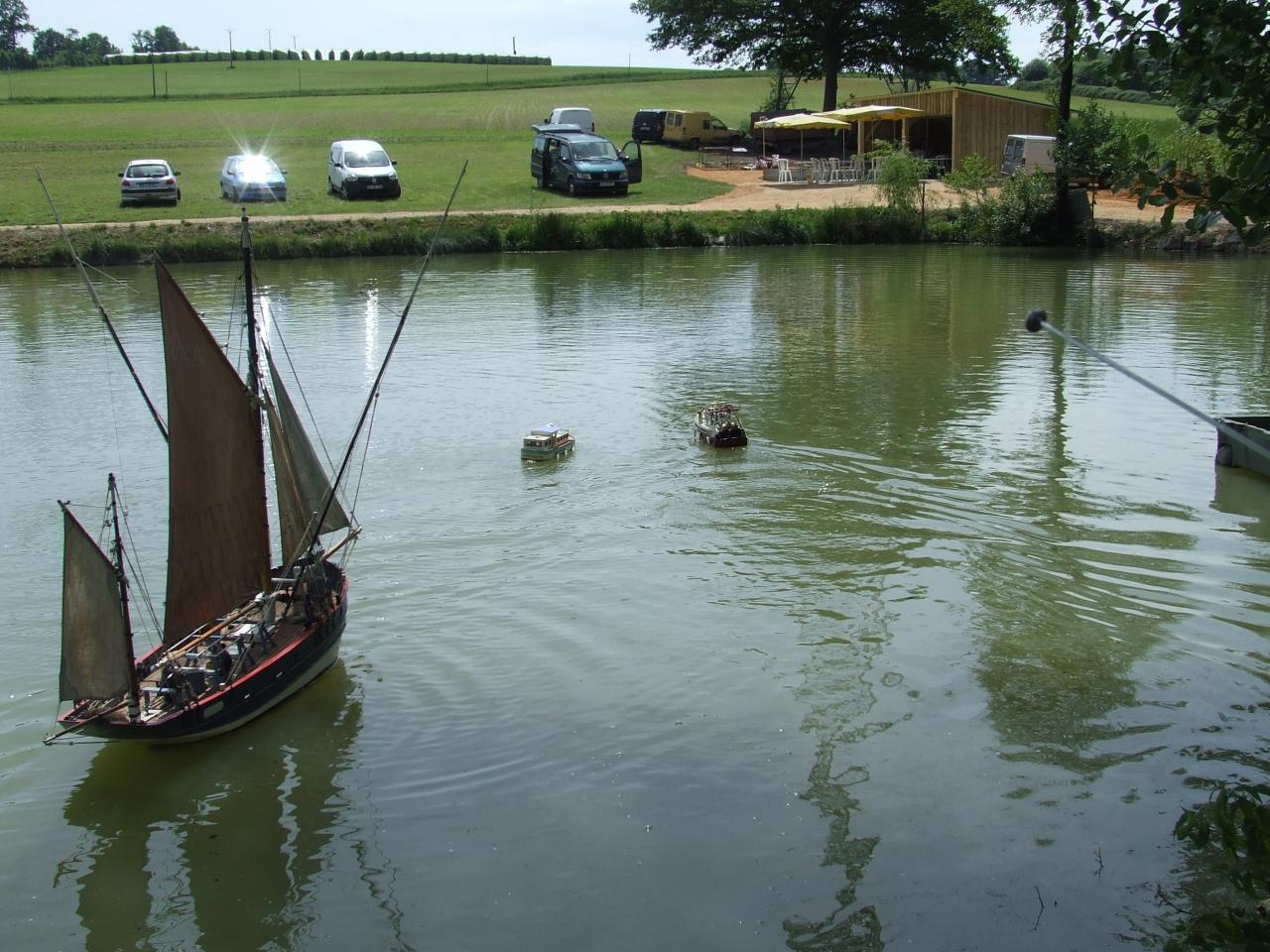 les bateaux sur le plan d'eau